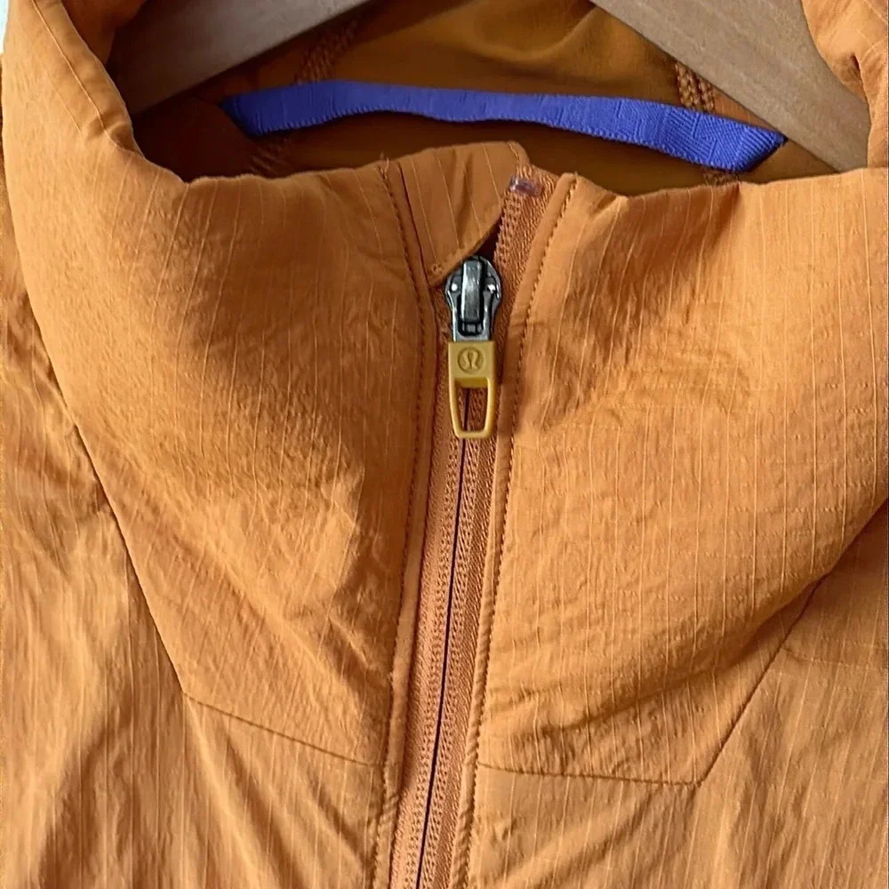 Lululemon sz L Insulated Hiking Vest Autumn Orange, great pre owned condition - Picture 8 of 16
